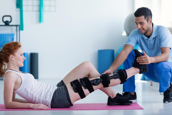 Τα μακροπρόθεσμα οφέλη της φυσικοθεραπείας - Δρ. Ελευθέριος Καραδήμας Ορθοπεδικός Χειρουργός